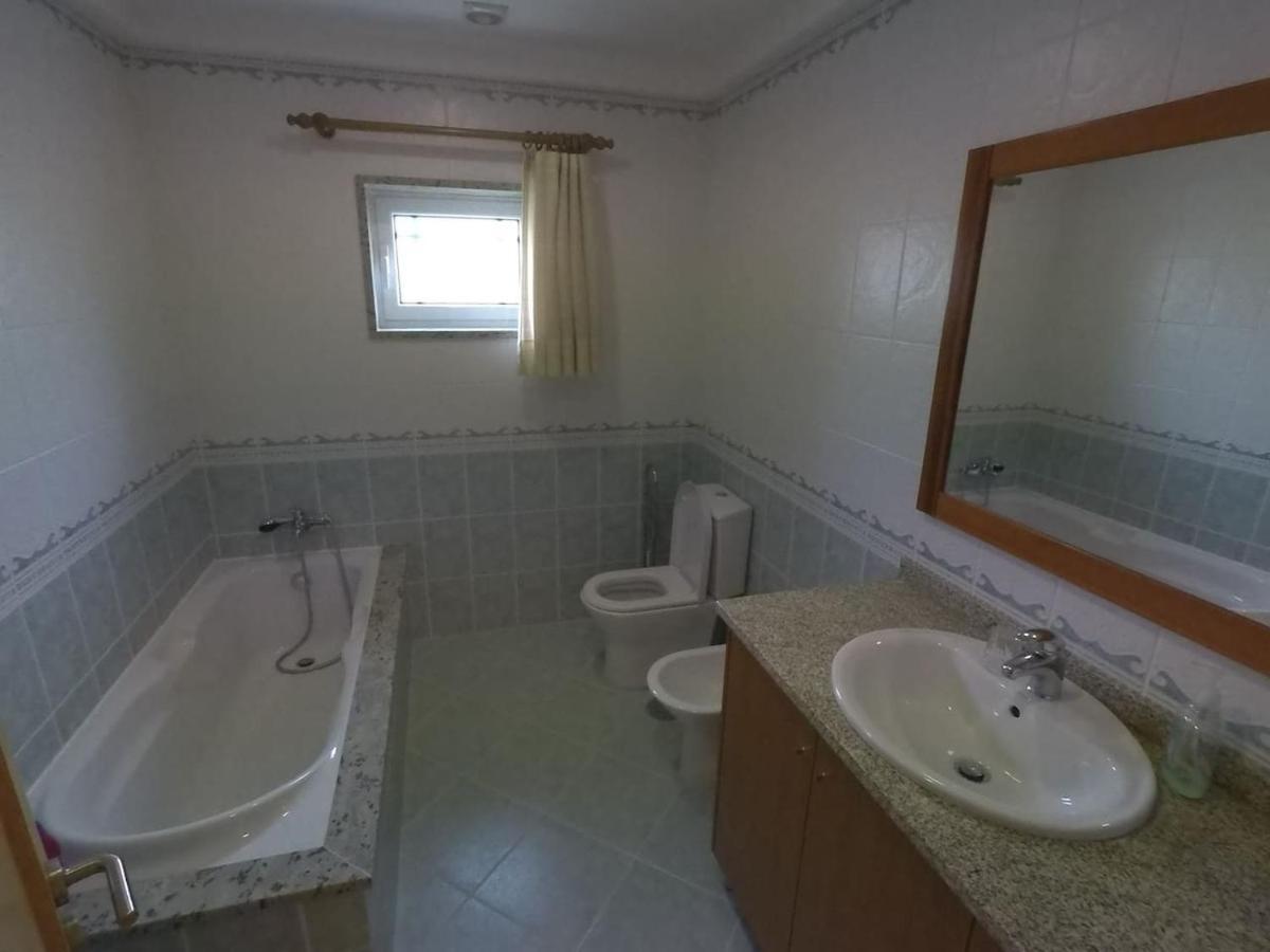 Valadas Guest House Canedo  Экстерьер фото