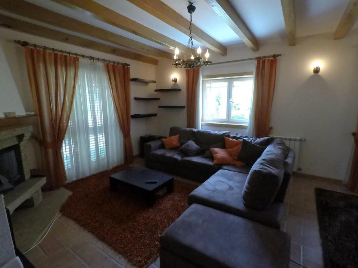 Valadas Guest House Canedo  Экстерьер фото